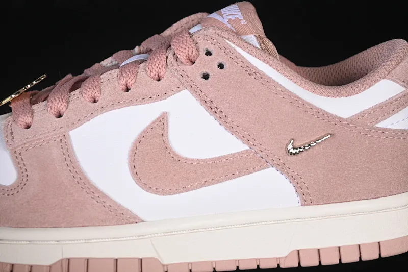 All categories Nk SB Dunk series Nk SB Dunk Low low-top sneakers Nike SB Dunk Low Year of the Horse pink and white low-top casual sneakers IB4417-102